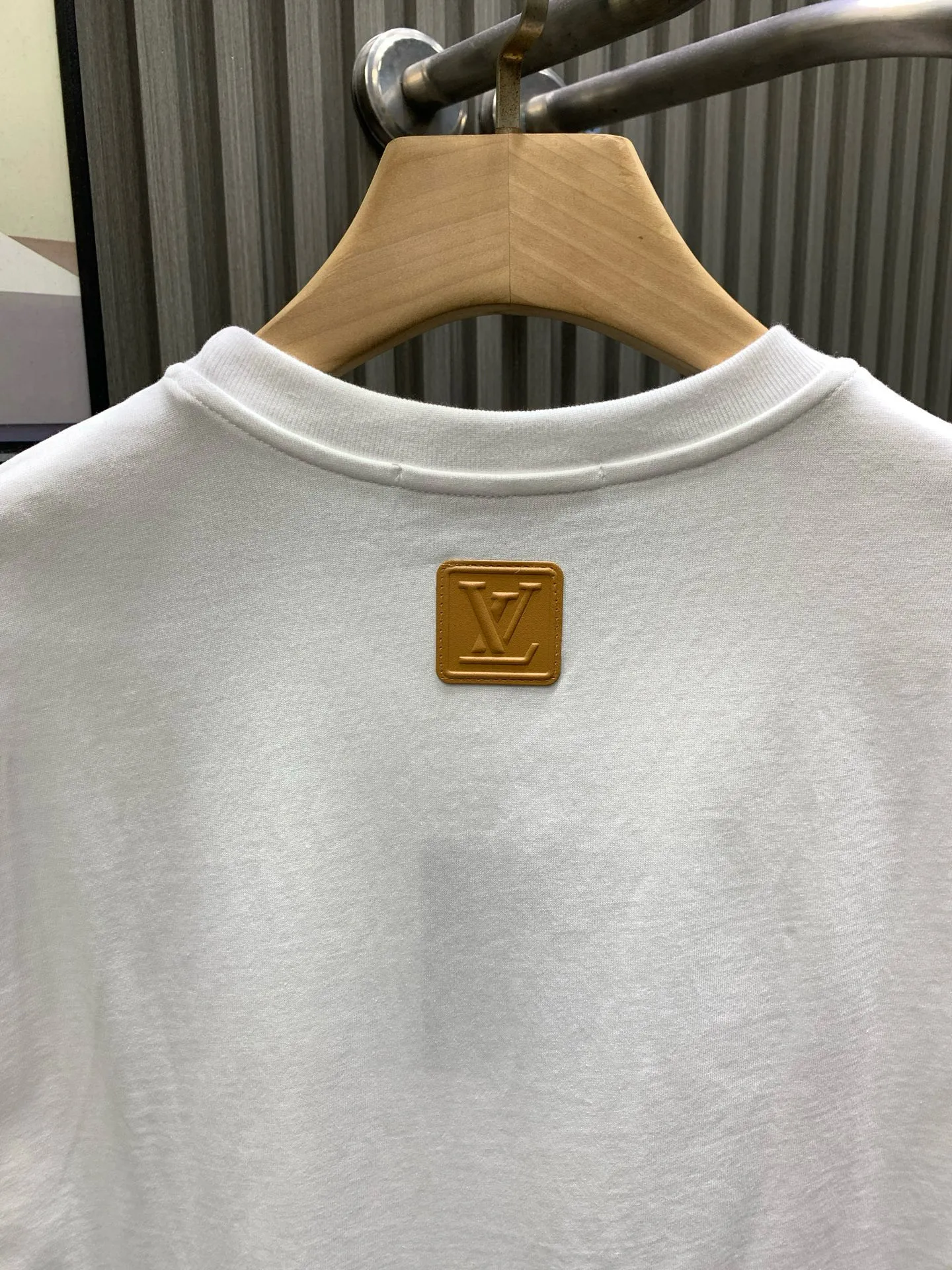 🅿️230 white
